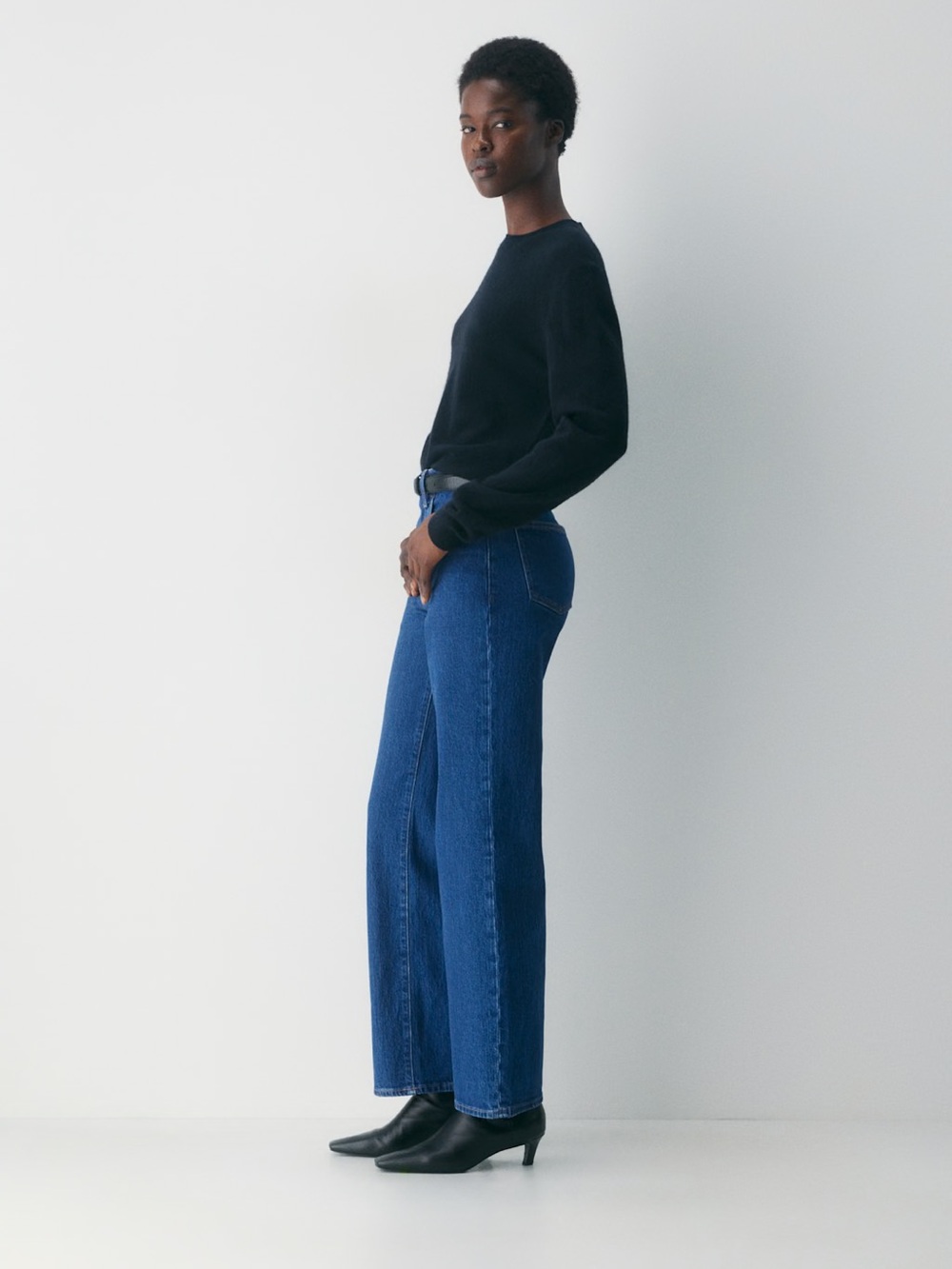 BNWT $110 Aritzia Denim Forum High Rise Curve-Fit Jeans - Picture 5 of 12